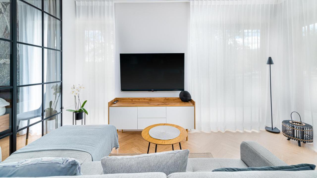 Stone Hill Apartament Sunrise 스클라르스카포렘바 외부 사진